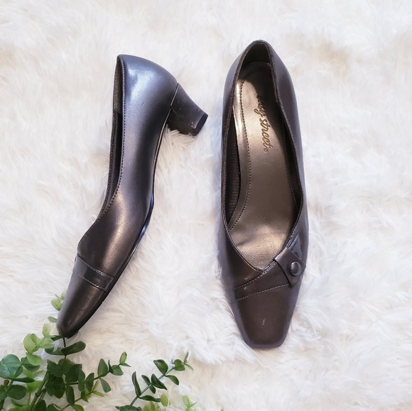 easy street Shoes - Easy street silver closedtoe heels shoes